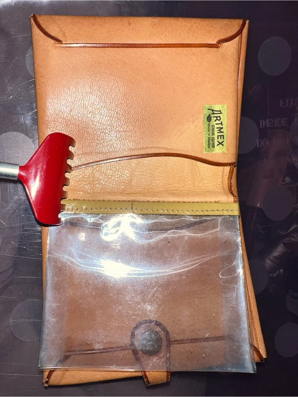 Hand-Tooled Tan Leather Wallet - Artmex